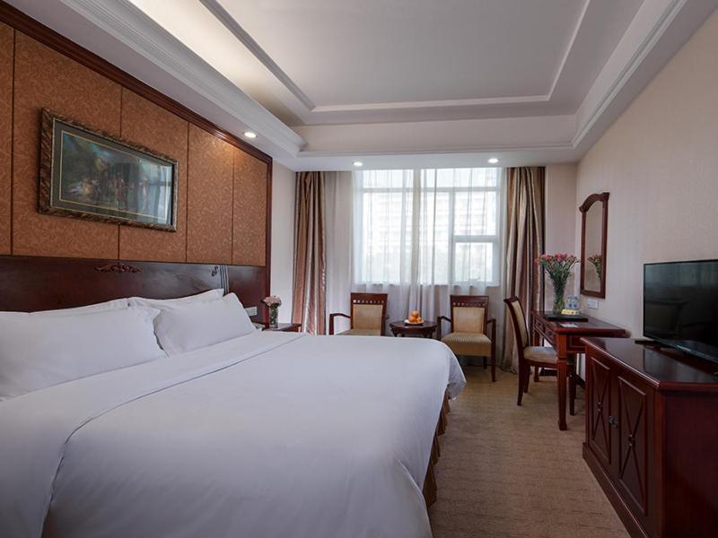 Vienna Hotel Shenzhen Pingdi Exterior photo