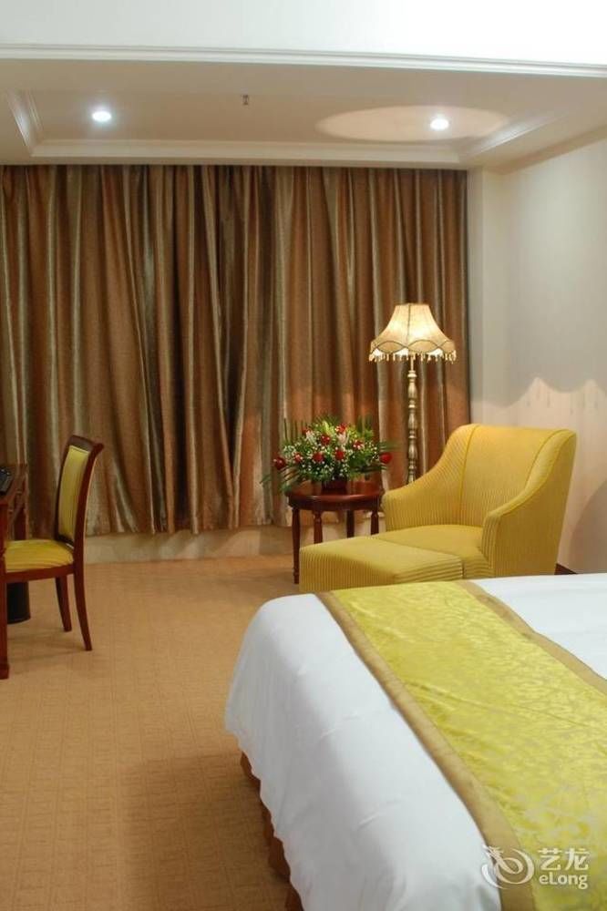 Vienna Hotel Shenzhen Pingdi Exterior photo